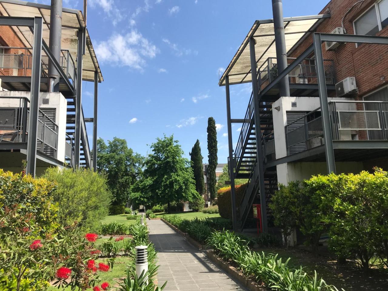 Hermoso Apartamento En Country Hosp Univ Austral 皮拉尔 外观 照片